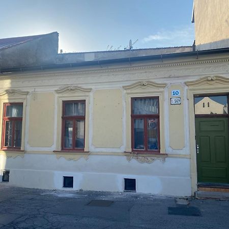 Apartment By The City Wall Kosice Ngoại thất bức ảnh