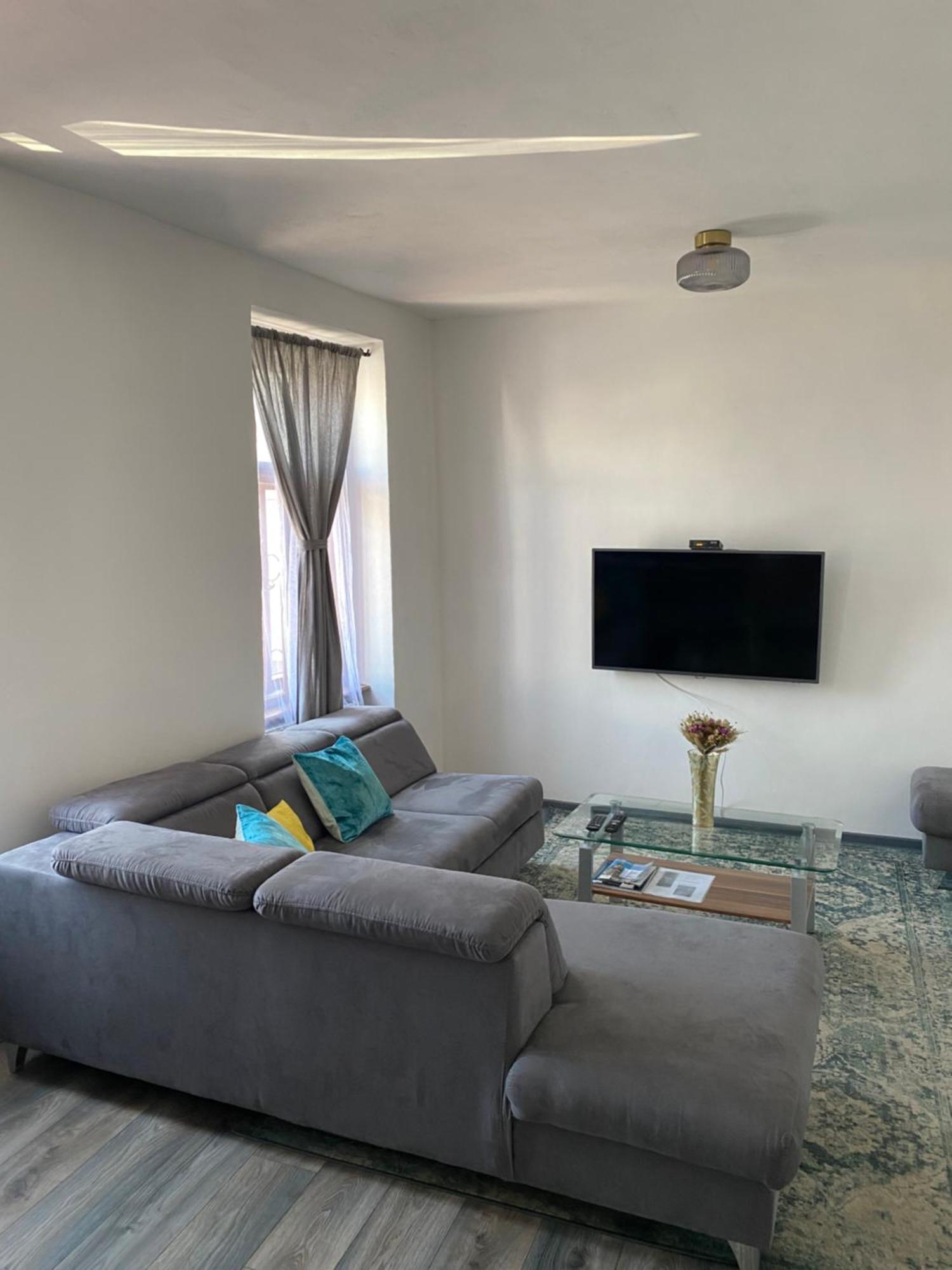 Apartment By The City Wall Kosice Ngoại thất bức ảnh